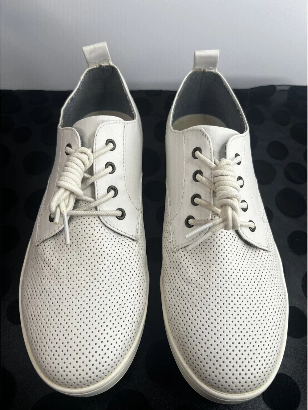 ALDO Men's Size 9 White Perforated Casual Oxford Sneakers Lace Up Comfort Shoes